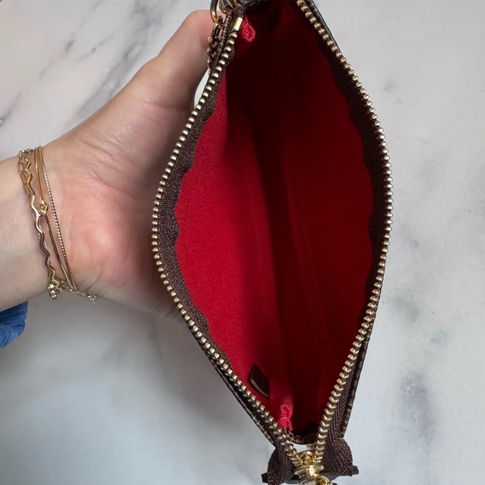 Louis Vuitton Mini Pochette - Picture 5 of 10